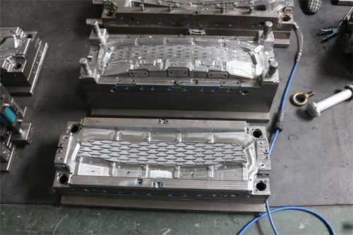 The major development trend of automotive mould technology